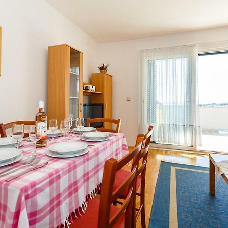 Apartment Anton Krk Town Eksteriør bilde
