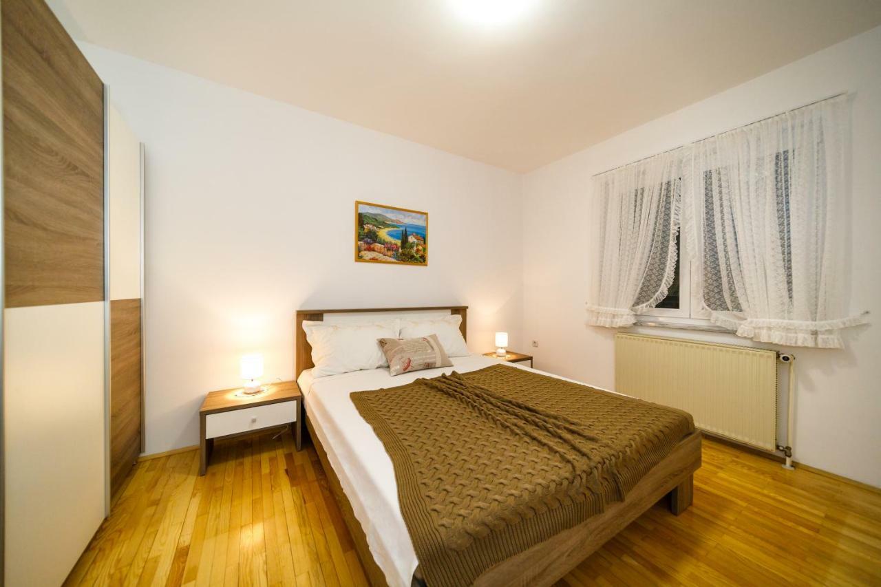 Apartment Anton Krk Town Eksteriør bilde