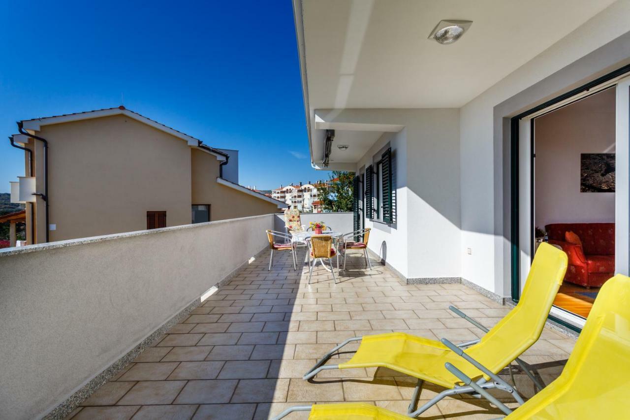 Apartment Anton Krk Town Eksteriør bilde