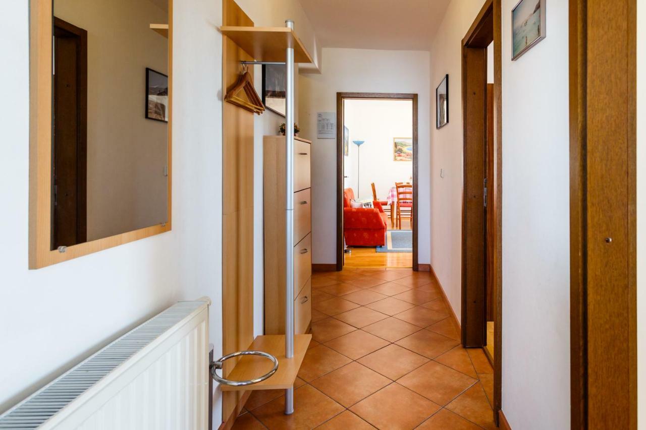 Apartment Anton Krk Town Eksteriør bilde