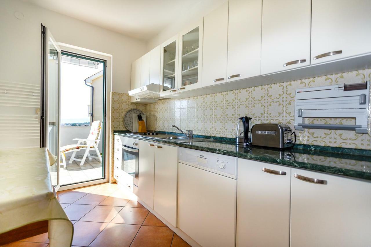 Apartment Anton Krk Town Eksteriør bilde